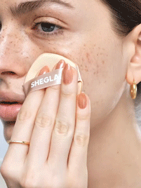 SHEGLAM Lock & Go Lang anhaltende Cushion-Foundation-Honig