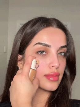 SHEGLAM Skinfinite Feuchtigkeitsspendende Foundation – Hell