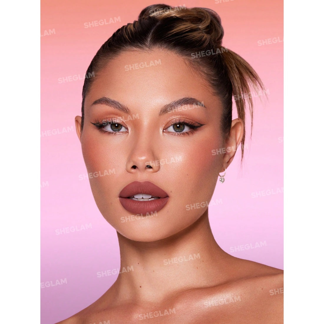 Labial mate de larga duración SHEGLAM Dynamatte Boom - 111 High Key